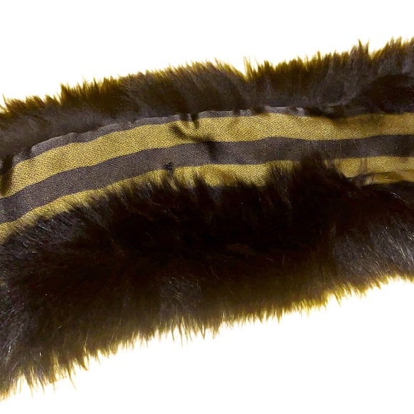 Authentic FENDI Silk Pecan Stripe Fox & Rabbit Fur Shawl - Picture 4 of 16